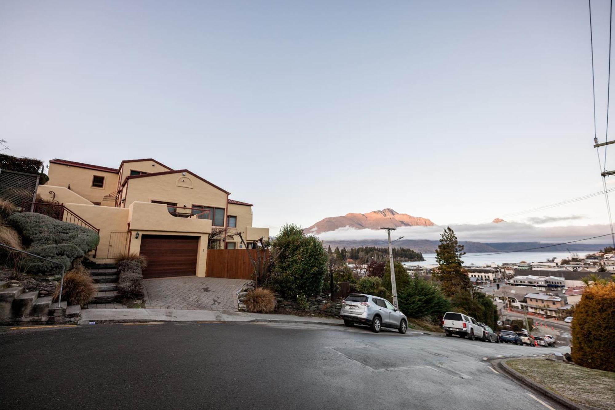 Magnificent Apartment With Great Views! Queenstown Exterior foto